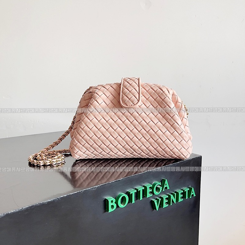 보테가베네타인트래치아토레더클러치스몰 20260216-103642-001루.jpg