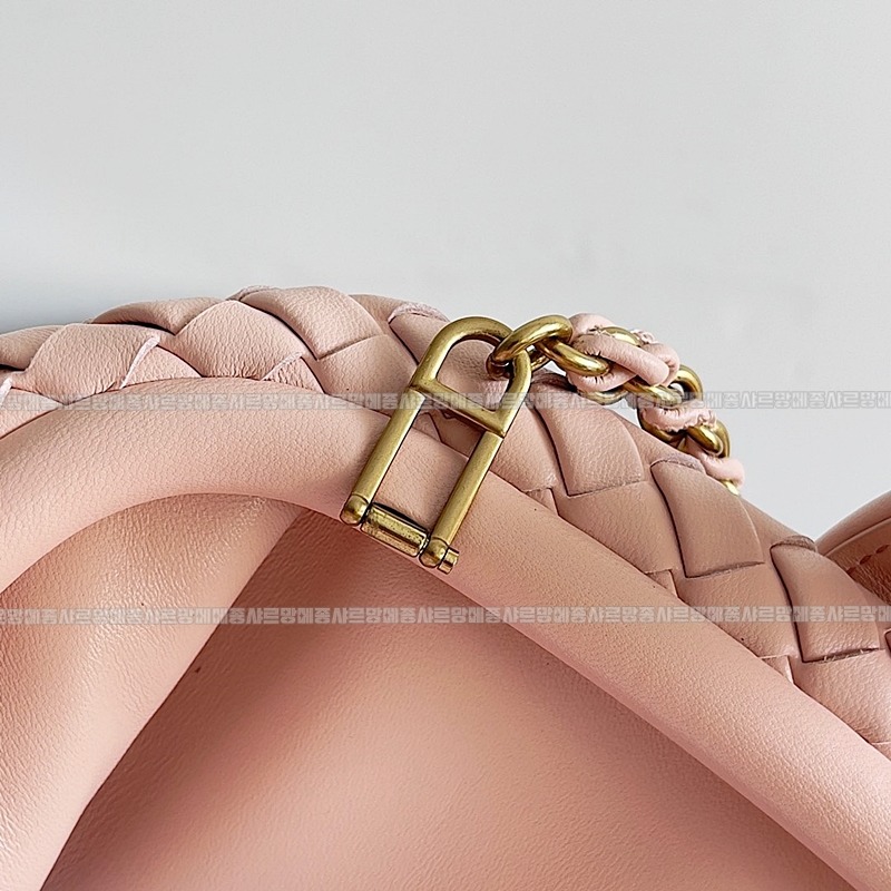 보테가베네타인트래치아토레더클러치스몰 20260216-103642-006루.jpg