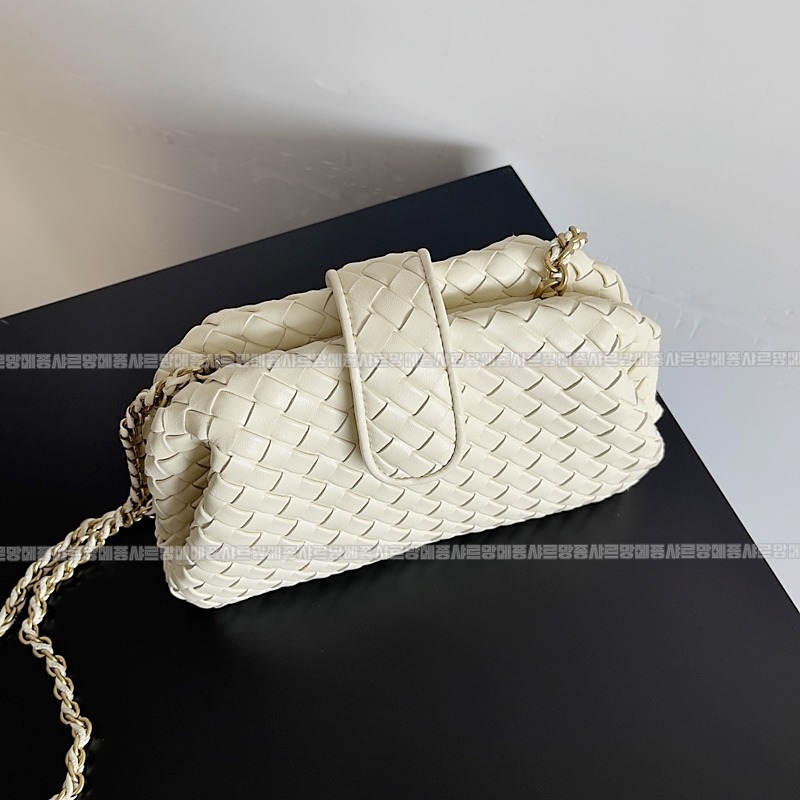 보테가베네타인트래치아토레더클러치스몰 20260216-103918-003루.jpg