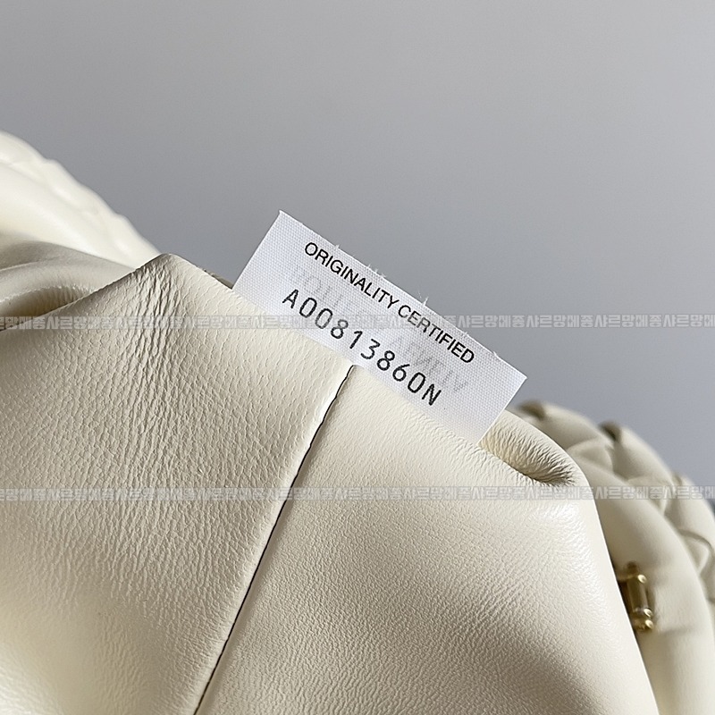 보테가베네타인트래치아토레더클러치스몰 20260216-103918-008루.jpg