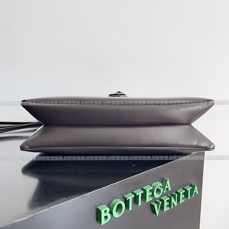 보테가베네타리베르타숄더백 20260216-110843-004루.jpg