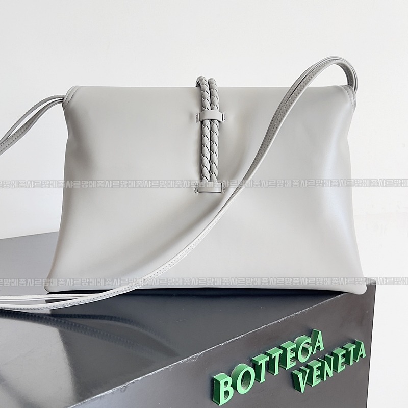 보테가베네타리베르타숄더백 20260216-111232-003루.jpg