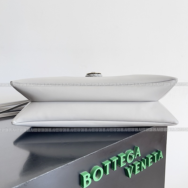 보테가베네타리베르타숄더백 20260216-111232-004루.jpg