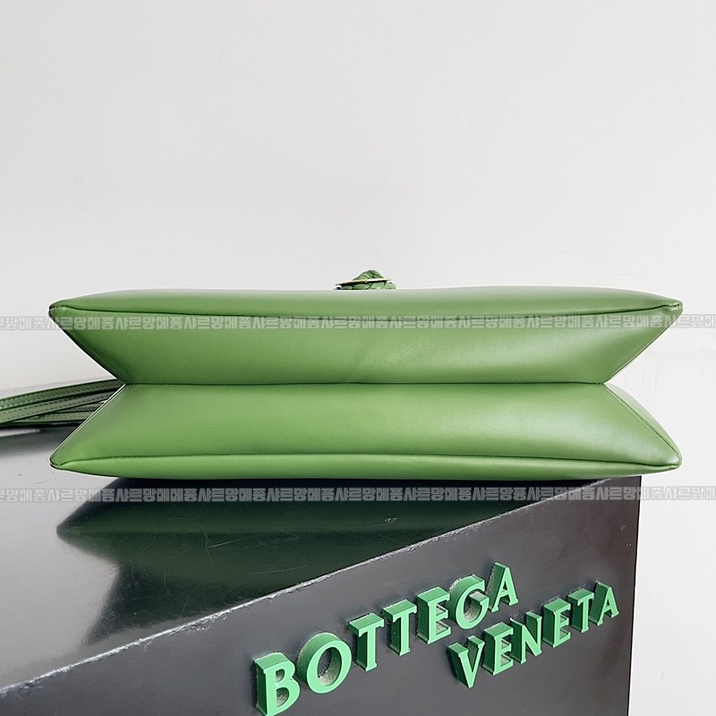 보테가베네타리베르타숄더백 20260216-111426-004루.jpg