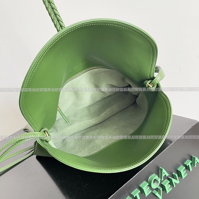 보테가베네타리베르타숄더백 20260216-111426-009루.jpg