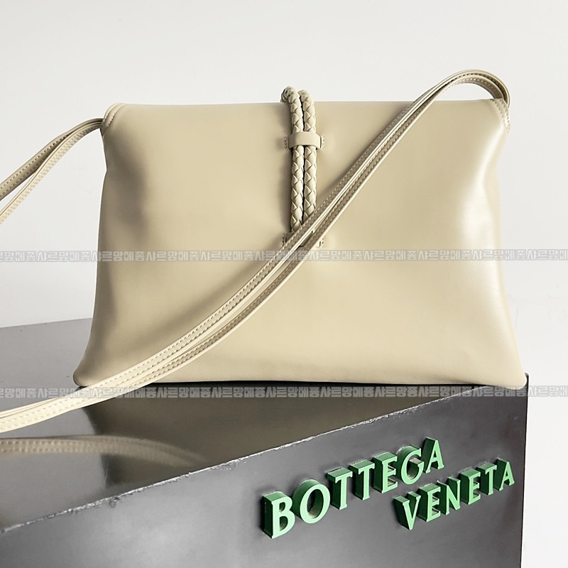 보테가베네타리베르타숄더백 20260216-111602-003루.jpg