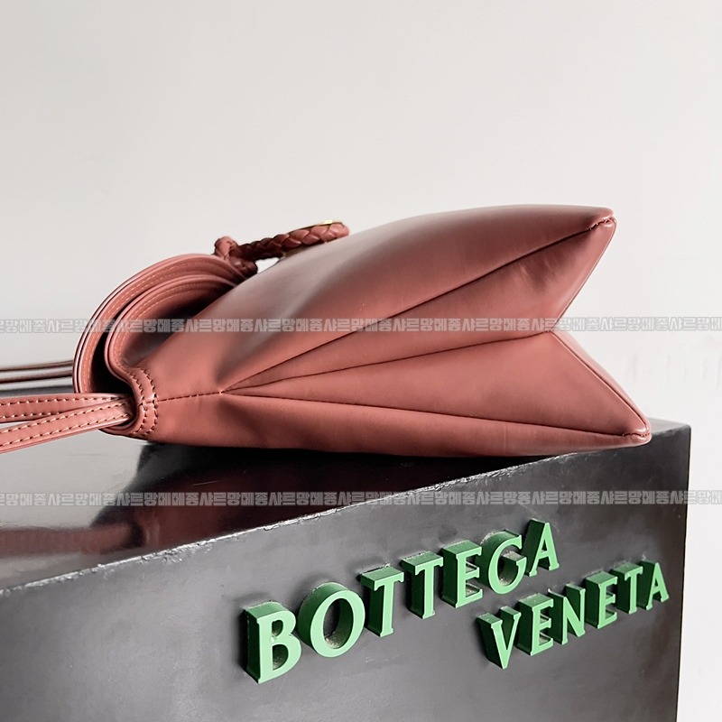 보테가베네타리베르타숄더백 20260216-111937-002루.jpg