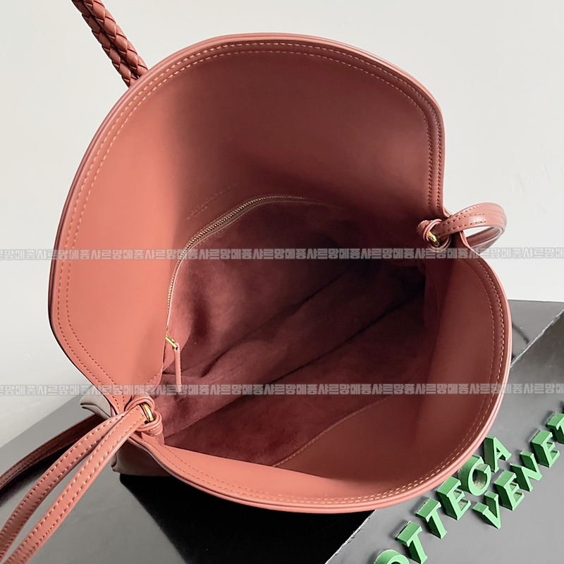 보테가베네타리베르타숄더백 20260216-111938-009루.jpg