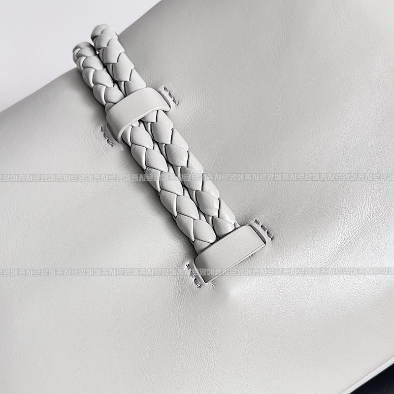 보테가베네타리베르타숄더백스몰 20260216-112144-006루.jpg