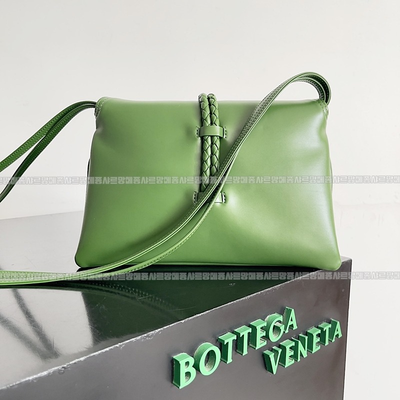 보테가베네타리베르타숄더백스몰 20260216-123332-003루.jpg