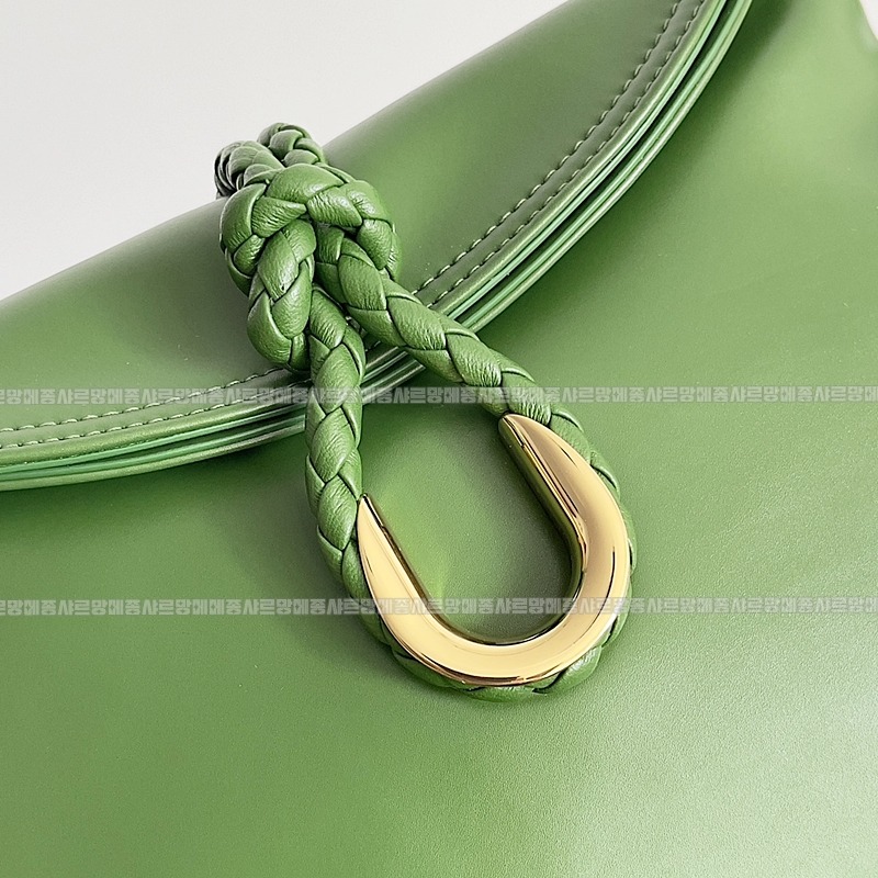 보테가베네타리베르타숄더백스몰 20260216-123332-005루.jpg