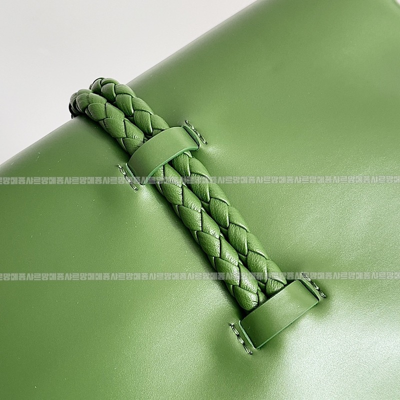 보테가베네타리베르타숄더백스몰 20260216-123332-006루.jpg