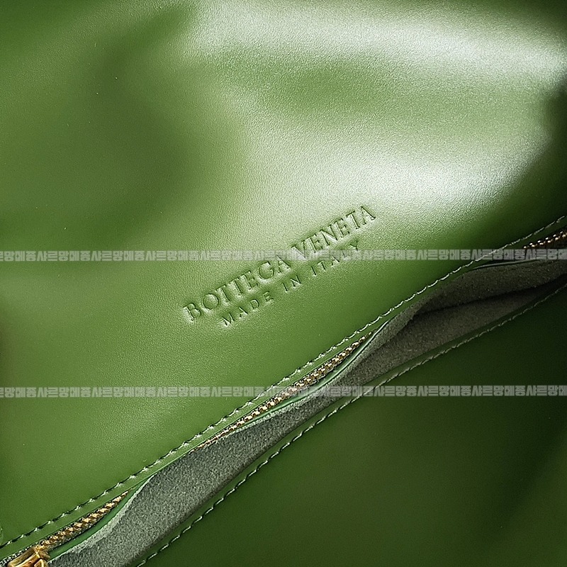 보테가베네타리베르타숄더백스몰 20260216-123332-007루.jpg