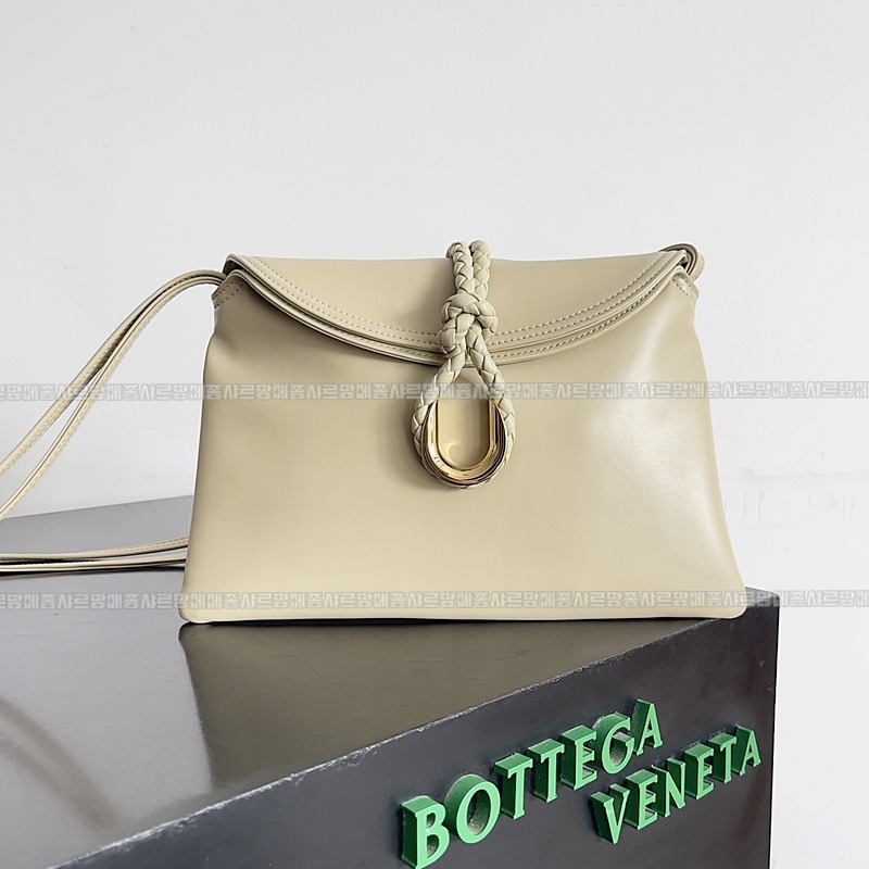 보테가베네타리베르타숄더백스몰 20260216-123813-001루.jpg