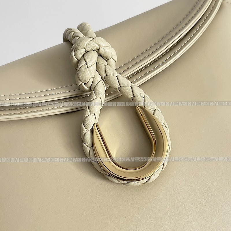 보테가베네타리베르타숄더백스몰 20260216-123813-005루.jpg