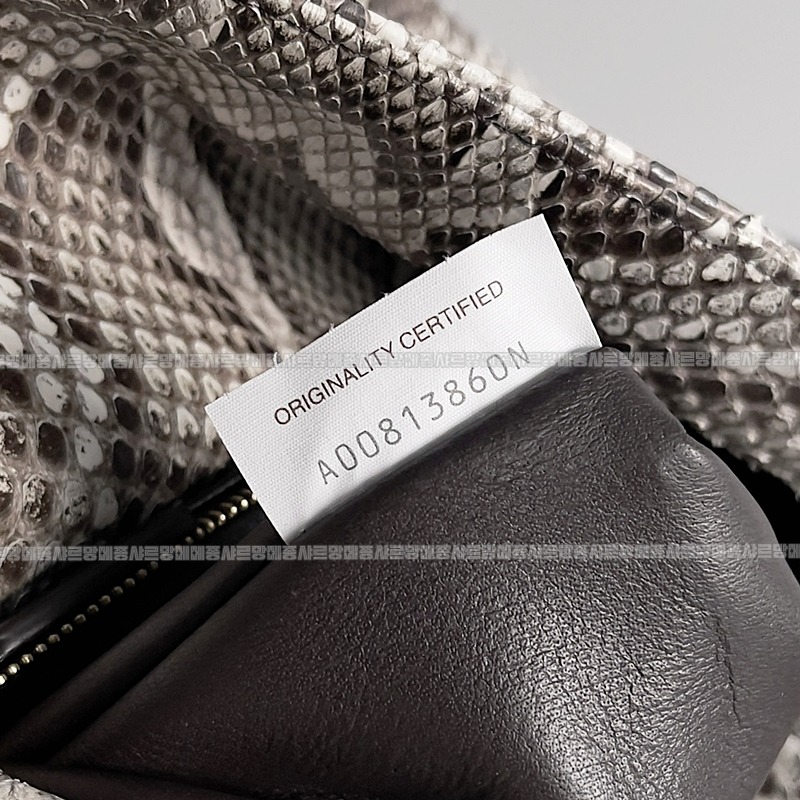 보테가베네타리베르타숄더백미디움 20260216-124045-008루.jpg