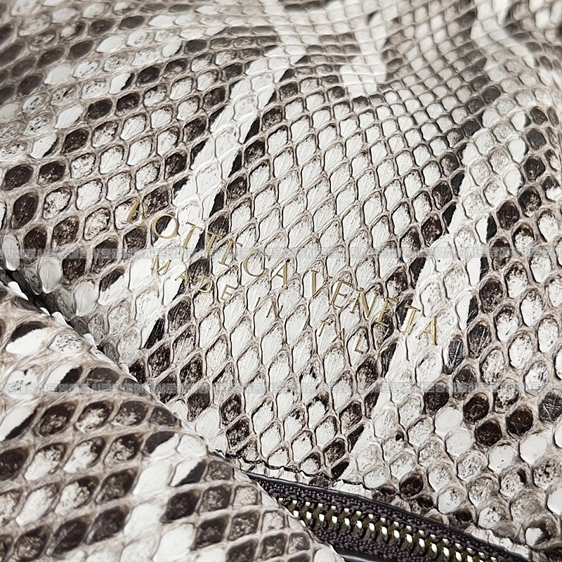 보테가베네타리베르타숄더백미디움 20260216-124455-008루.jpg