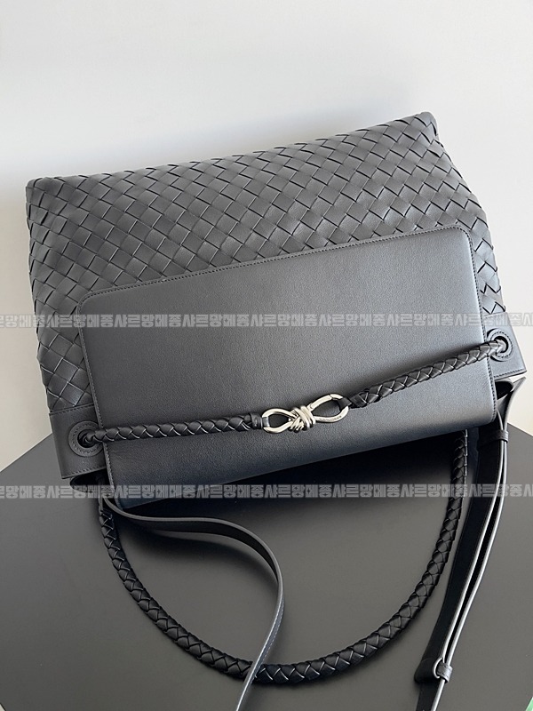 보테가베네타안디아모메신저백 20260216-132012-006루.jpg