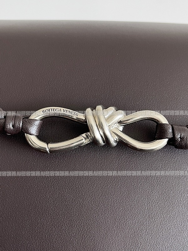 보테가베네타안디아모메신저백 20260216-132334-005루.jpg