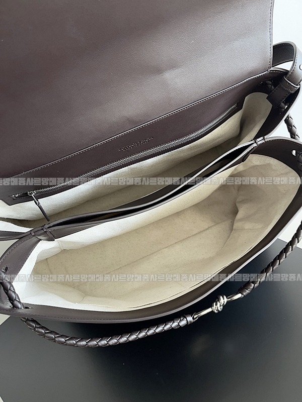 보테가베네타안디아모메신저백 20260216-132334-009루.jpg