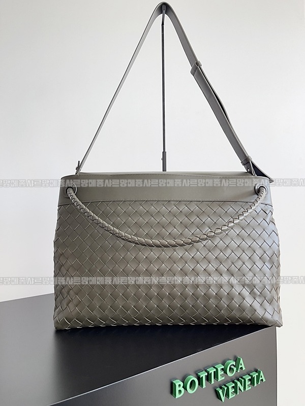 보테가베네타안디아모메신저백라지 20260216-132852-003루.jpg
