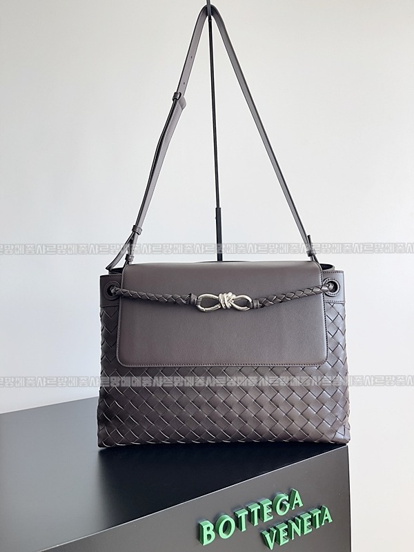 보테가베네타안디아모메신저백미디움 20260216-133107-001루.jpg