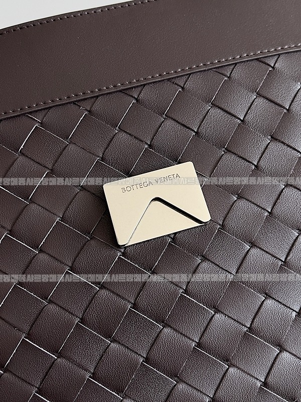 보테가베네타안디아모메신저백미디움 20260216-133107-007루.jpg