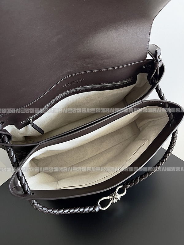 보테가베네타안디아모메신저백미디움 20260216-133108-009루.jpg