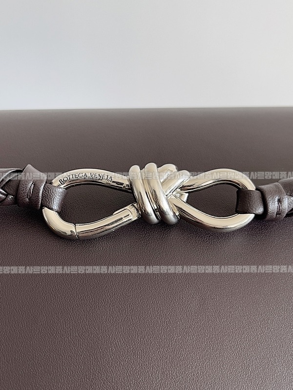 보테가베네타안디아모메신저백미디움 20260216-133107-005루.jpg