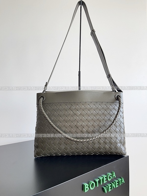 보테가베네타안디아모메신저백미디움 20260216-133336-003루.jpg