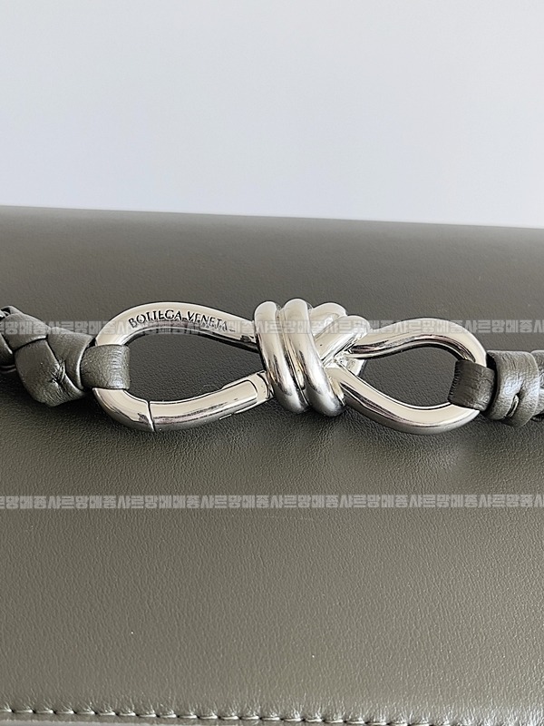 보테가베네타안디아모메신저백미디움 20260216-133336-005루.jpg