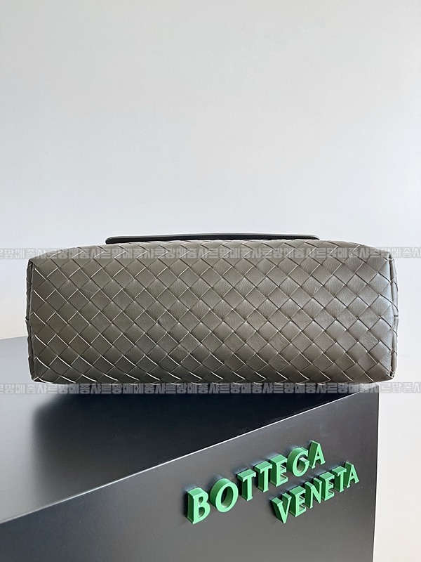 보테가베네타안디아모메신저백미디움 20260216-133336-004루.jpg