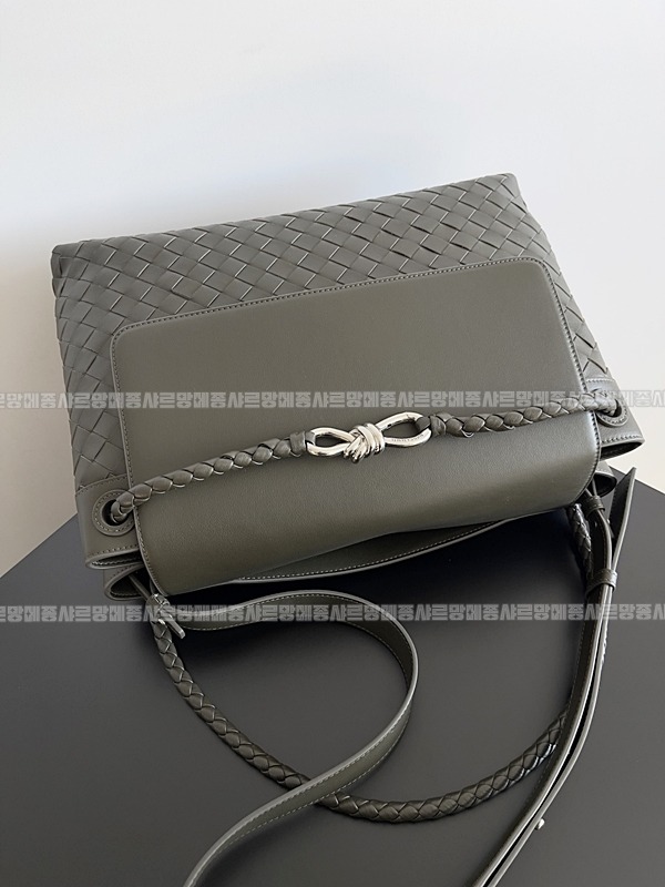 보테가베네타안디아모메신저백미디움 20260216-133336-006루.jpg