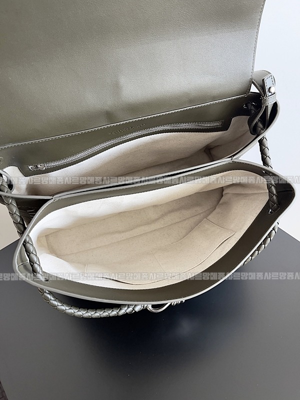 보테가베네타안디아모메신저백미디움 20260216-133337-009루.jpg