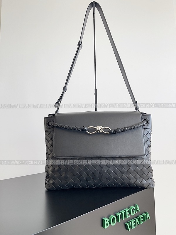 보테가베네타안디아모메신저백미디움 20260216-133546-001루.jpg