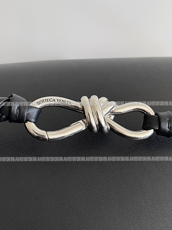 보테가베네타안디아모메신저백미디움 20260216-133547-005루.jpg