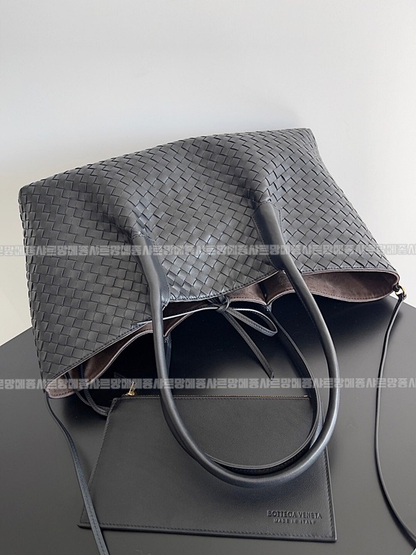 보테가베네타피나코데카라지 20260216-134441-002루.jpg