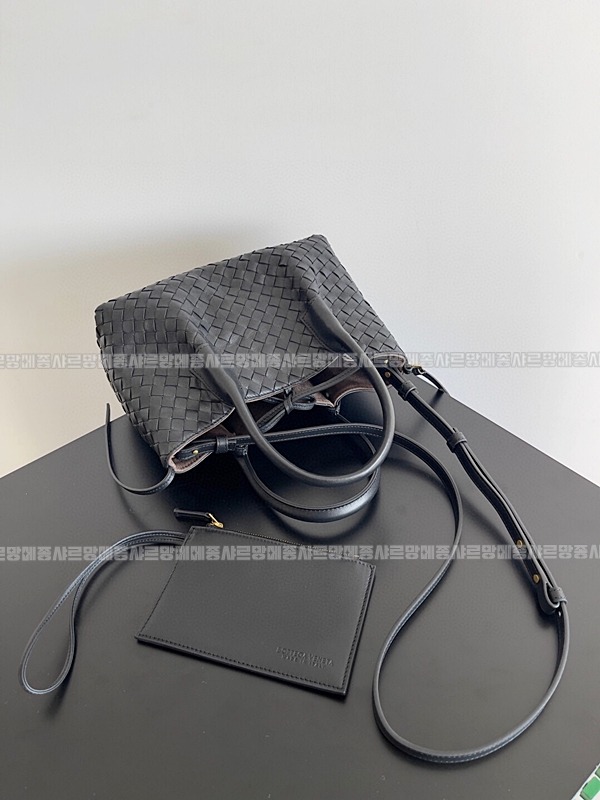 보테가베네타피나코데카스몰 20260216-134652-008루.jpg