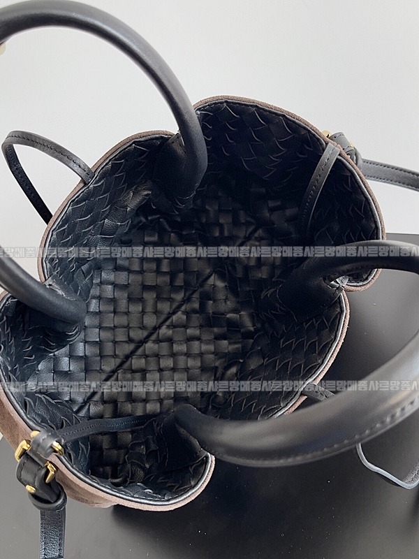 보테가베네타피나코데카스몰 20260216-134652-009루.jpg