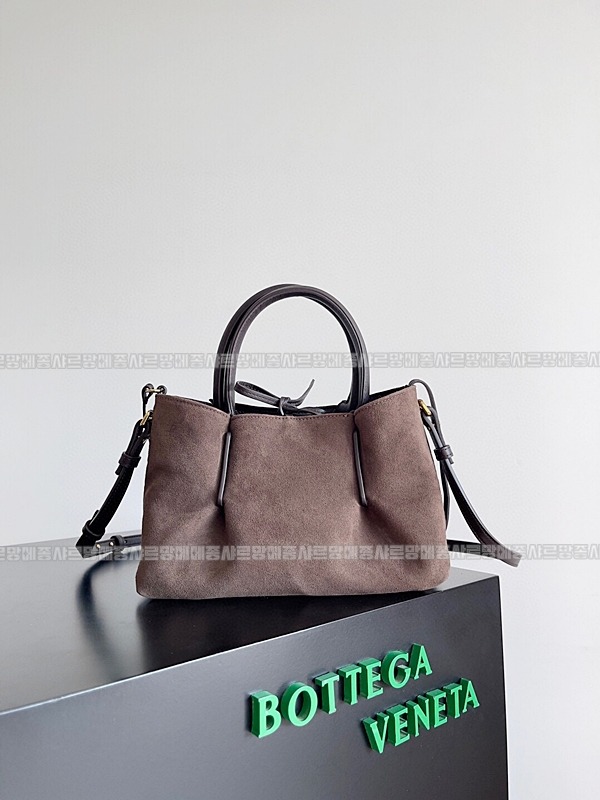 보테가베네타피나코데카스몰 20260216-134921-003루.jpg