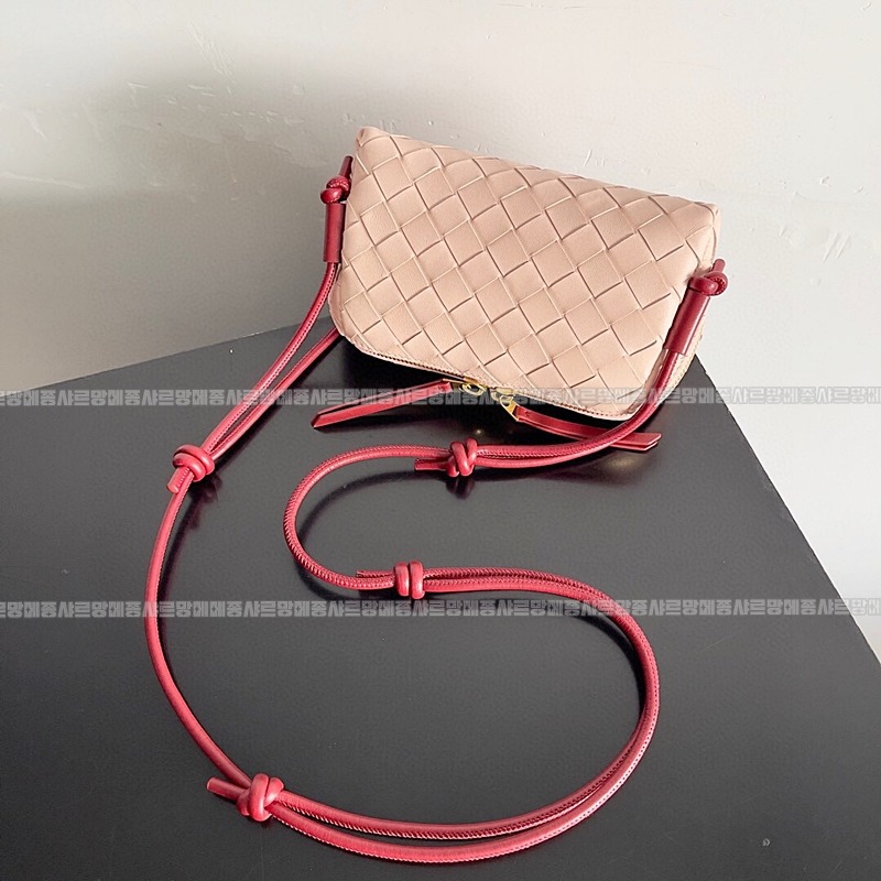 보테가베네타콘서트파우치 20260216-143508-004루.jpg