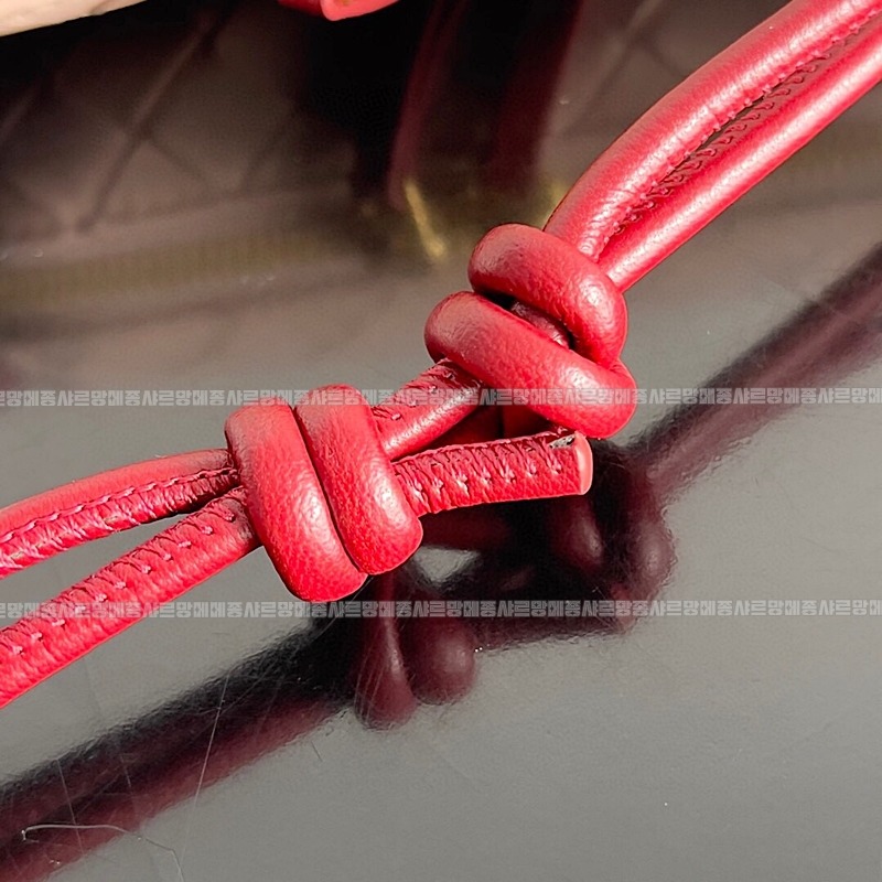 보테가베네타콘서트파우치 20260216-143508-006루.jpg