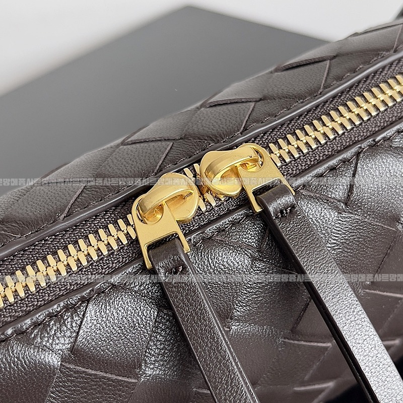 보테가베네타콘서트파우치 20260216-144116-004루.jpg