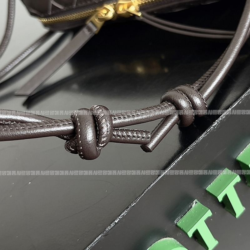 보테가베네타콘서트파우치 20260216-144116-005루.jpg