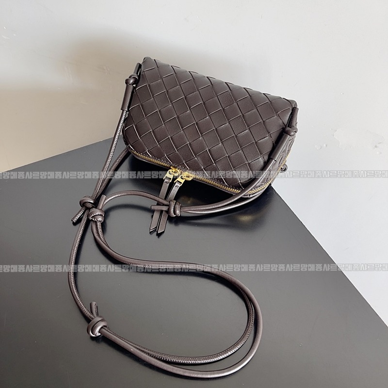 보테가베네타콘서트파우치 20260216-144116-006루.jpg