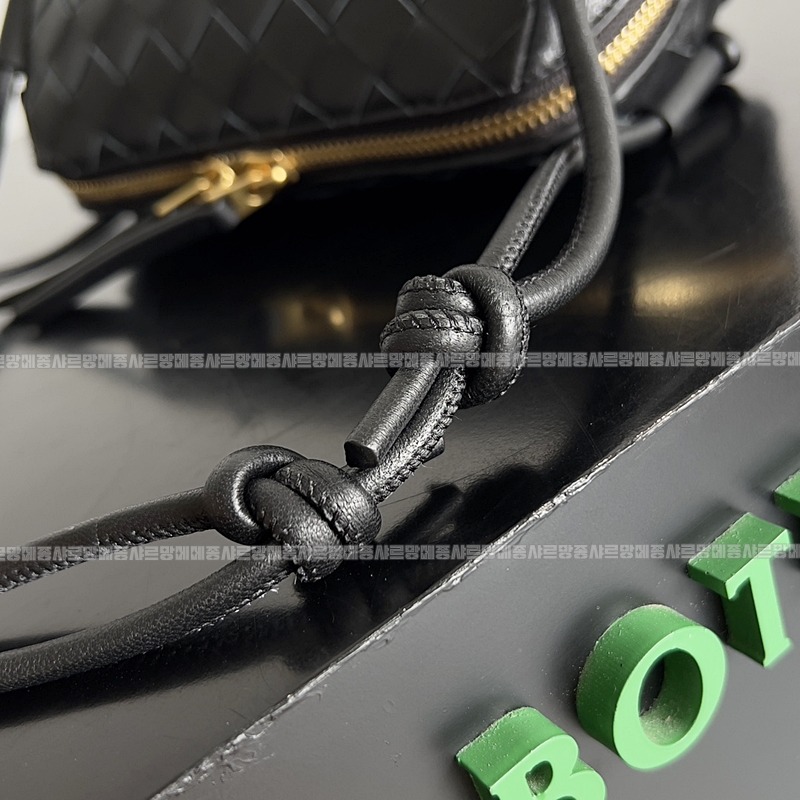 보테가베네타콘서트파우치 20260216-144311-005루.jpg