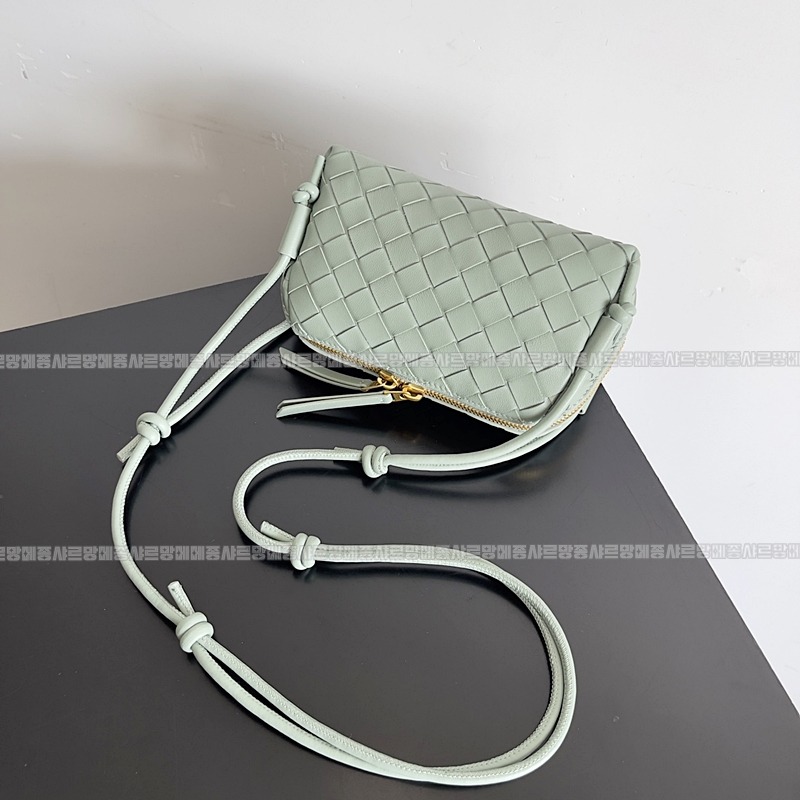 보테가베네타콘서트파우치 20260216-144519-004루.jpg