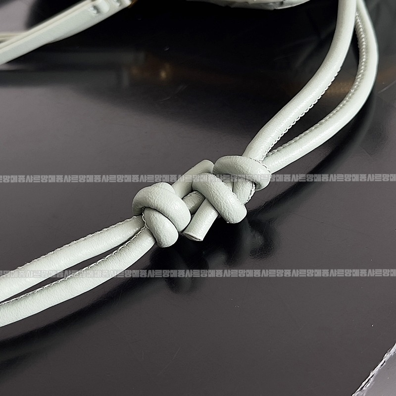 보테가베네타콘서트파우치 20260216-144519-005루.jpg