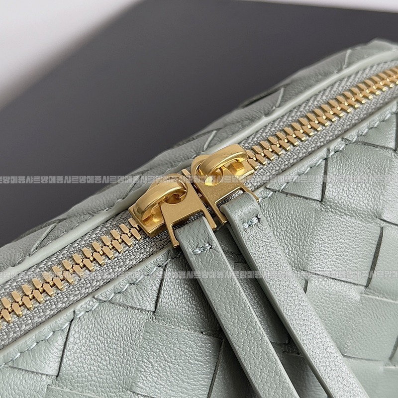 보테가베네타콘서트파우치 20260216-144519-006루.jpg