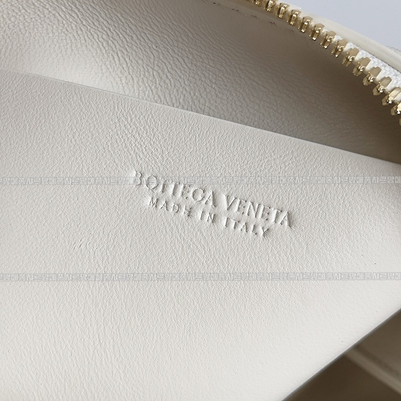보테가베네타콘서트파우치 20260216-144732-005루.jpg